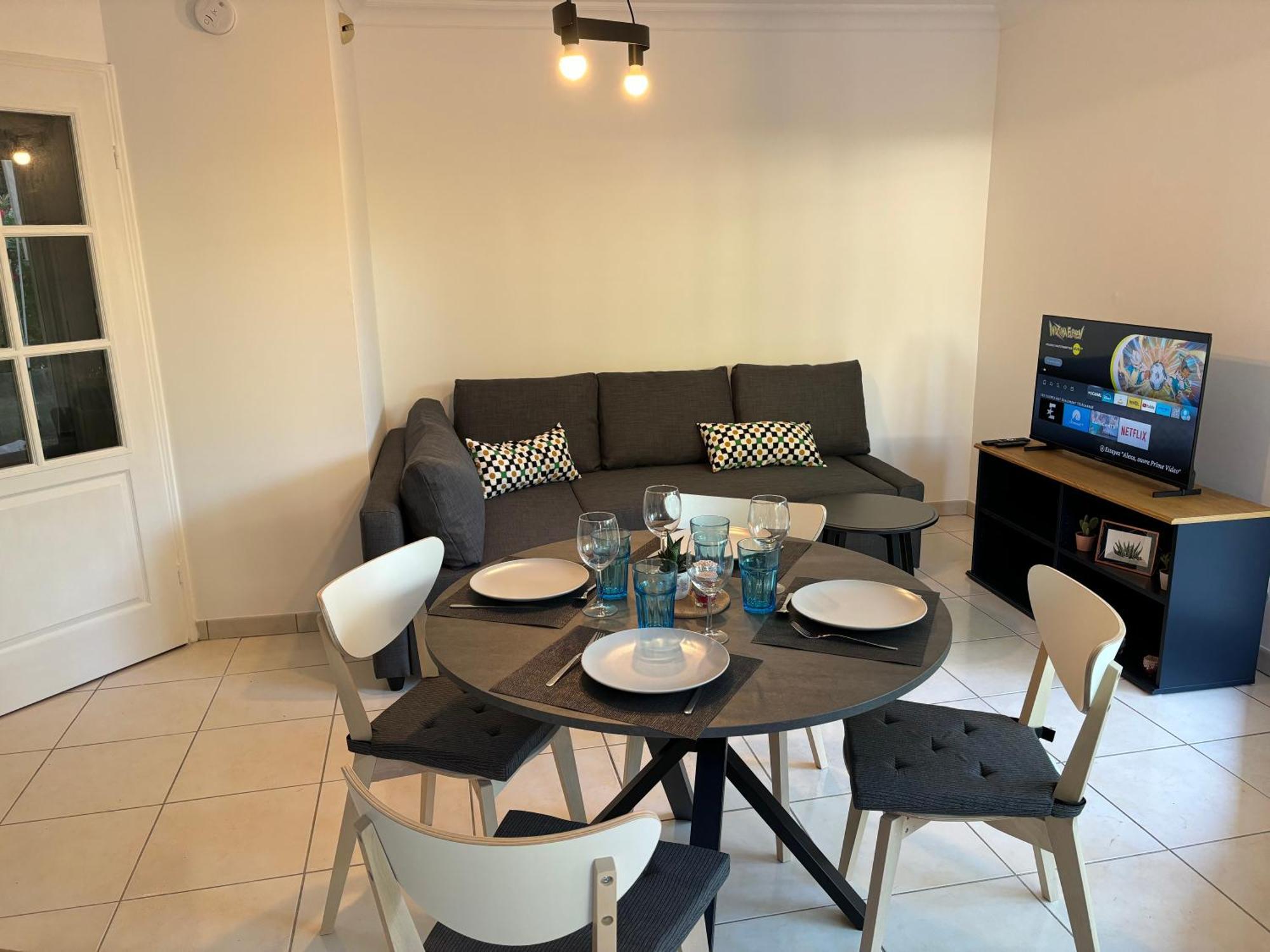 Beachside Apartment With Pool & Garden In Juan Les Pins Antibes Exterior foto
